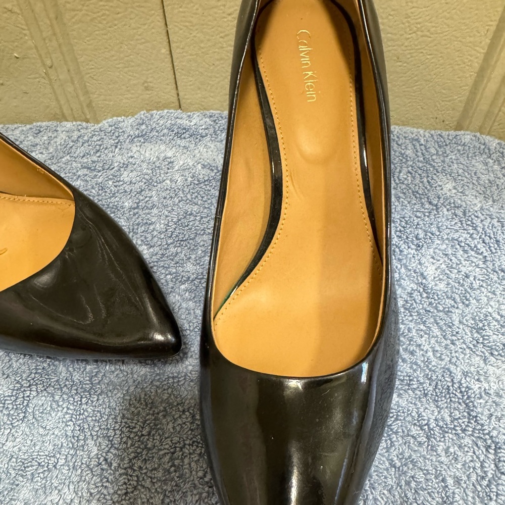 Calvin Klein Elegant Black Women's Pumps - Picture 8 of 8